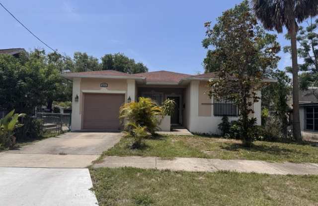 2605 East 28th Avenue photos photos