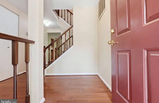 10065 CHESTNUT WOOD Lane Gallery 2