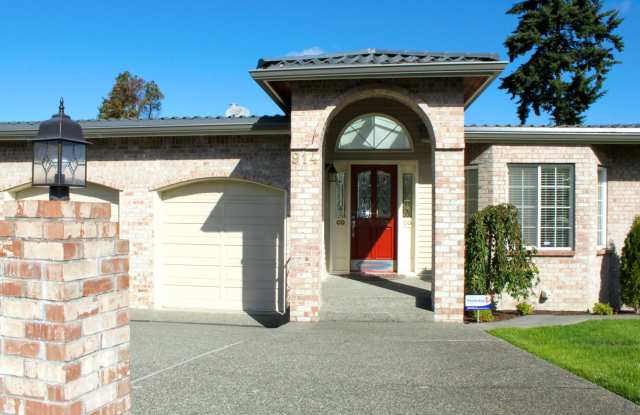 Fully Furnished Executive Home in Marine Hills! - 914 South 291st Street, Federal Way, WA 98003