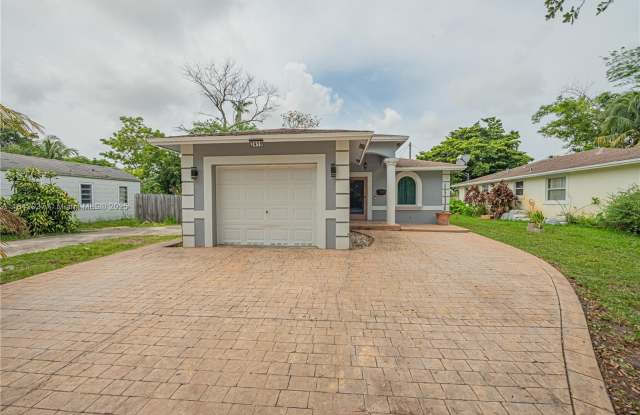 2419 Washington St photos photos