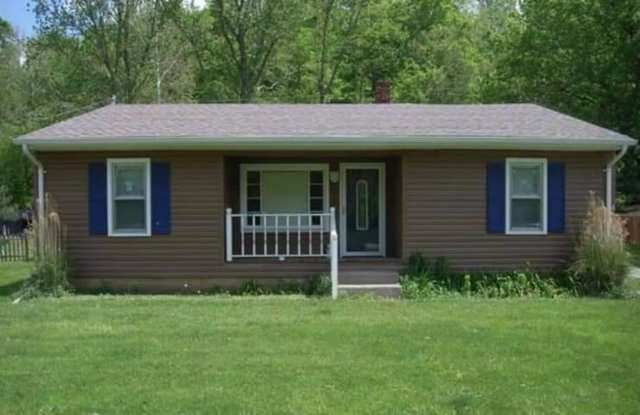 3 Bed 1 Bath, Washer Dryer Hookup , Fenced in yard $1300 , $2800 to move in photos photos