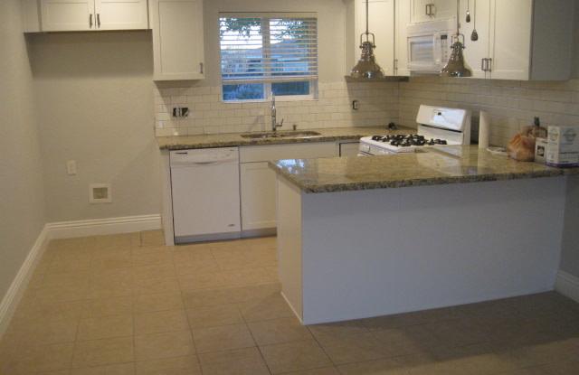 241 N Birch ct Gallery 2