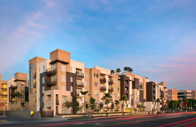 1818 Platinum Triangle photos photos