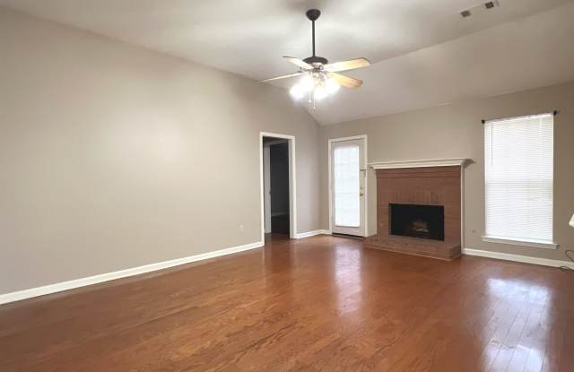 9347 GARDEN WOODS Gallery 3