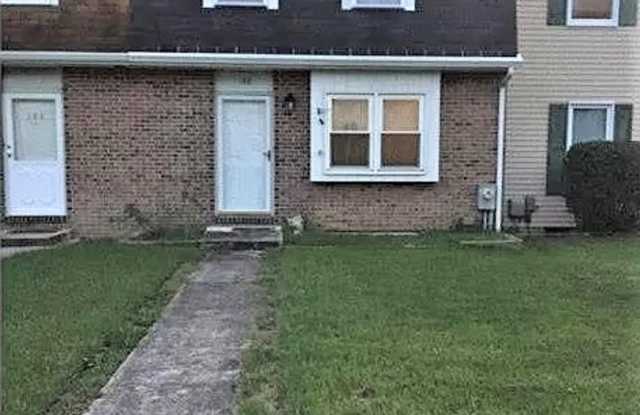 Lovely 3-Bedroom Aberdeen Townhome with Yard photos photos