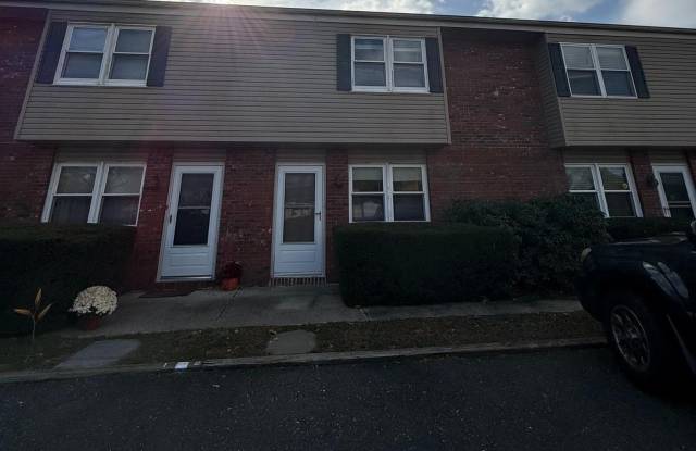 1123 ALMOND Road unit: 2 photos photos