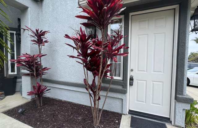 Unfurnished 1 Bedroom with AC and Private Garage! Gallery 3