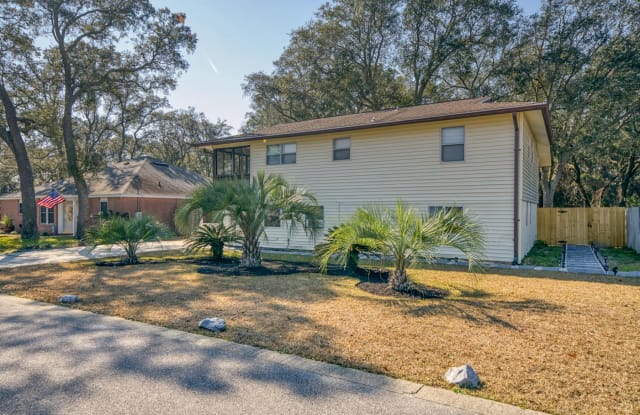 1002 High Grove Court Gallery 2