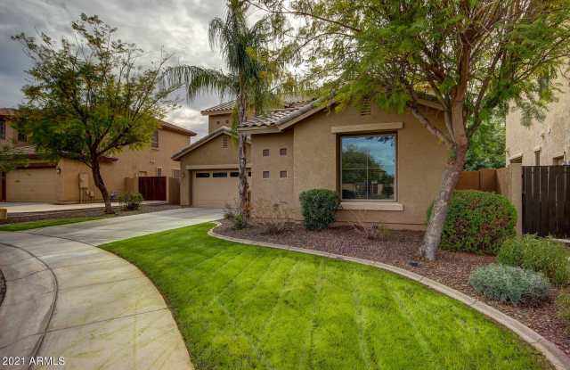 4371 E TURNBERRY Court Gallery 3