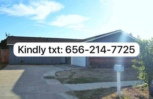 4915 Verde Dr - 4915 Verde Drive, Oceanside, CA 92057