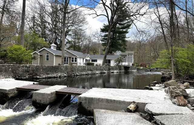 83 Maltbie Avenue - 83 Maltbie Avenue, Stamford, CT 06902