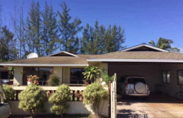 3 bed 2 bath Kekaha duplex. - 8478 Hale Lio Street, Kekaha, HI 96752