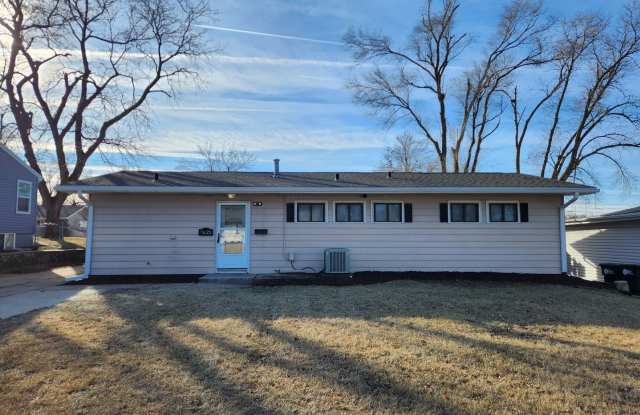 3 bed, 2 bath, 1 car garage Newly remodeled with fenced backyard! photos photos