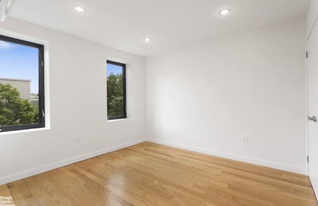 95 DIAMOND Street Gallery 4