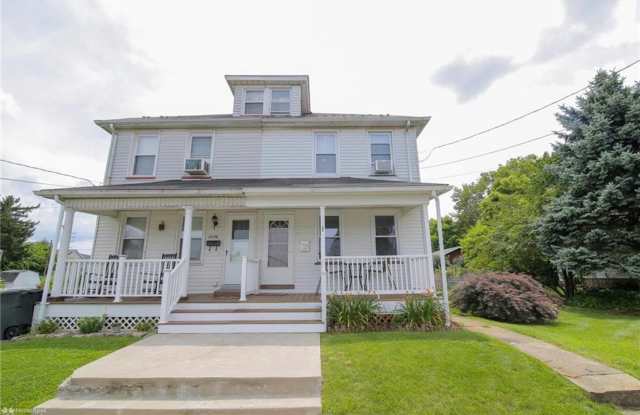 This adorable home is available for rent. This 2 bedroom property has bee renovated photos photos