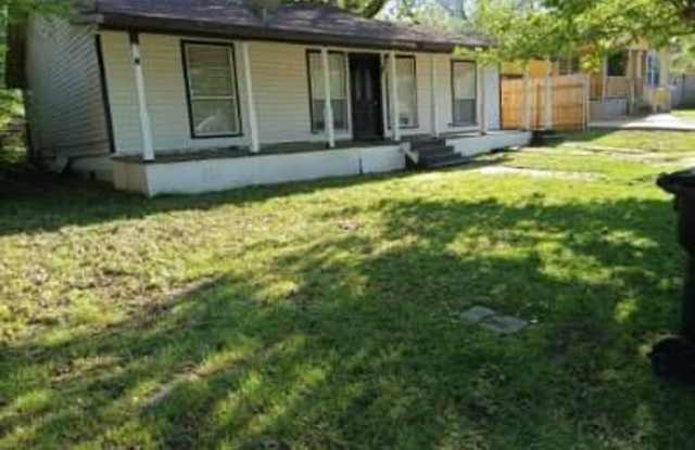 Available Now! 3 Bedroom 2 Bath in Denison - 810 West Day Street, Denison, TX 75020