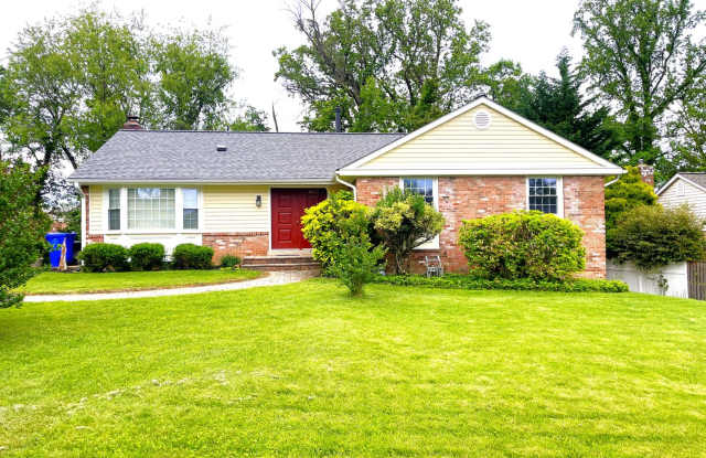 Beautiful 5 bedroom/2.5 bath with large yard photos photos Beautiful 5 bedroom/2.5 bath with large yard photos photos