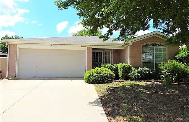 200 Moss Hill Drive - 200 Moss Hill Drive, Arlington, TX 76018