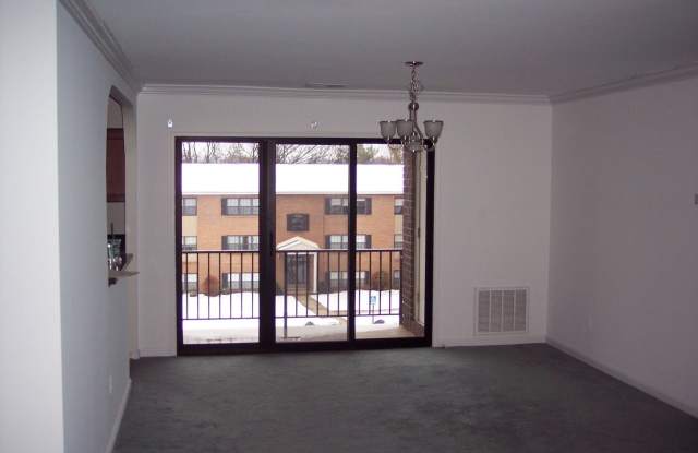 102 Swarthmore Drive  Unit F Gallery 3