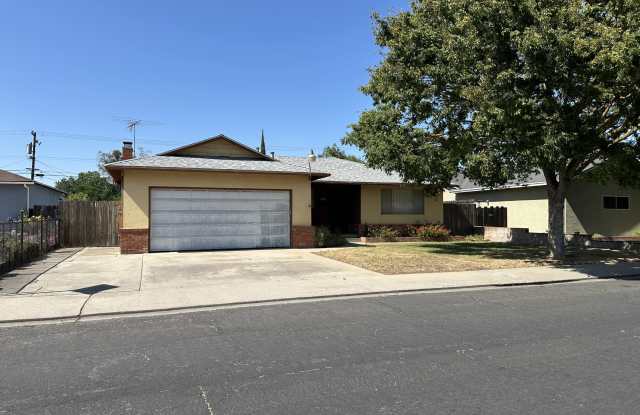 2023 Moran Avenue photos photos