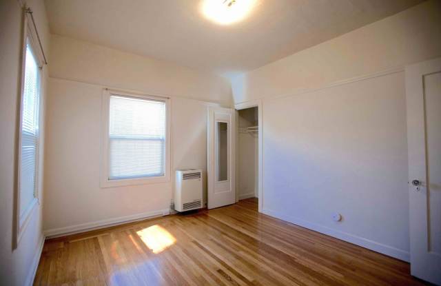 Beautiful, spacious 1-bdr with new windows, great wood floors, and lots of storage space Gallery 2