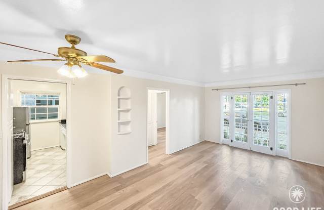 Beautiful 1BD/1BA Condo in Hillcrest W/ Shared Backyard  Laundry Room! - 3030 Sixth Avenue, San Diego, CA 92103