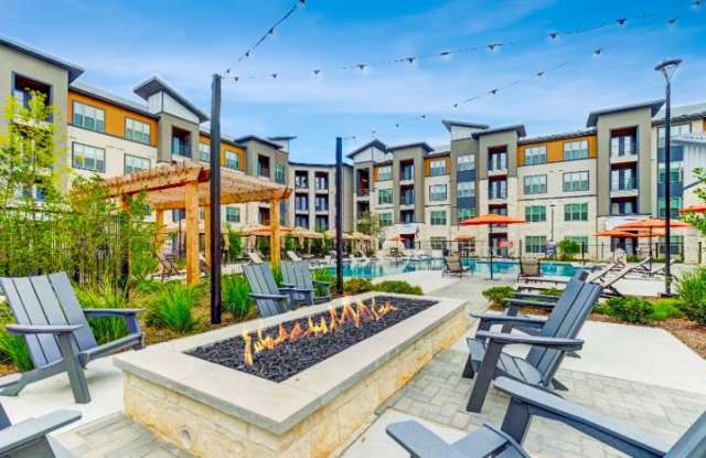 OXLY Apartments Gallery 2