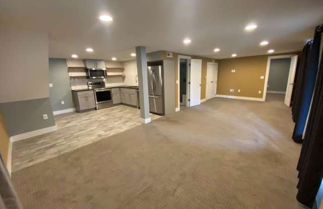 Renovated 1 Bedroom/ 1 Bath Basement Apartment Located in Charlotte Park, Minutes to Nashville West, Pet Friendly, Fenced Yard, 6 miles to Vandy Gallery 4