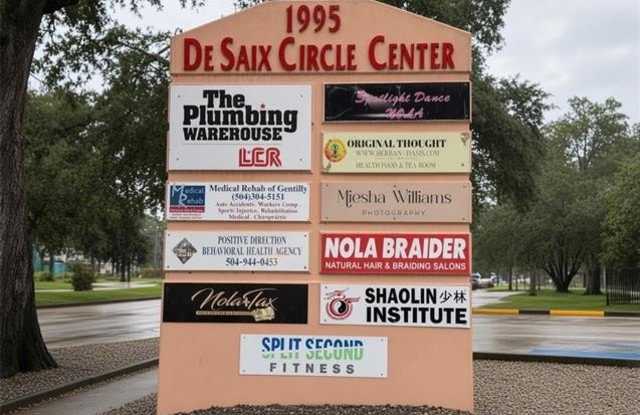 1995 GENTILLY Boulevard Gallery 1