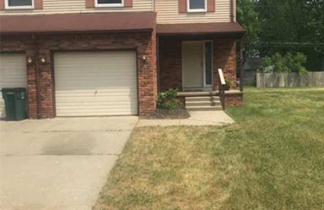 116 REGENTS DR - 116 Regents Drive, Troy, MI 48084