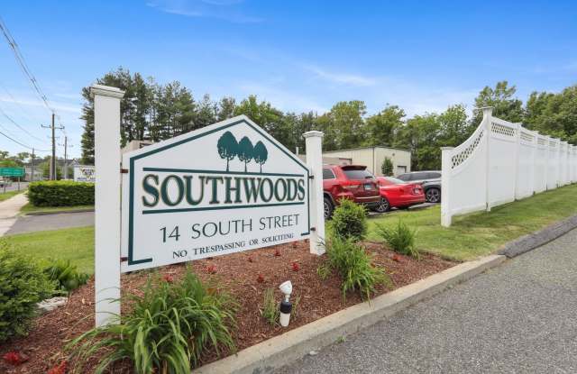 14 South Street unit: 20 photos photos