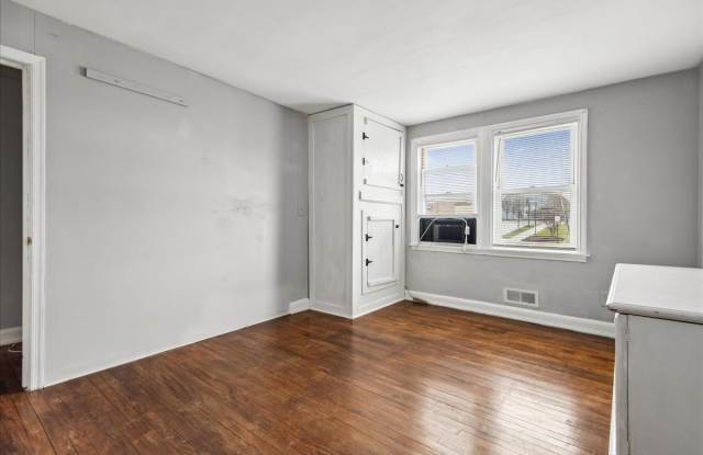 3914 Erdman Avenue - 1 Gallery 4