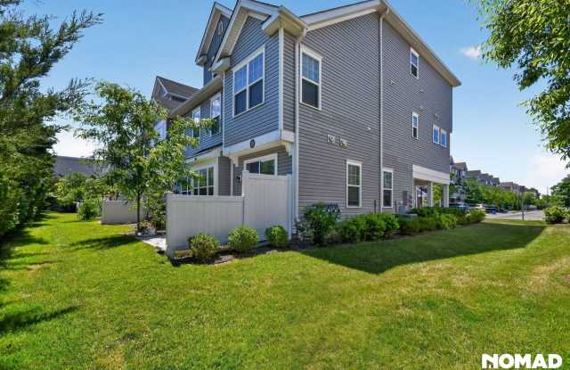 Spacious 3BR Condo in Highland Park photos photos