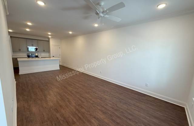 3BR/3.5BA South Grove For Rent Gallery 3