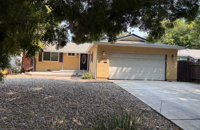 Recently Remodeled Home in Charming Neighborhood photos photos
