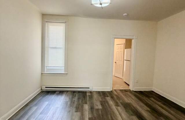 Three Bedrooms, Pet-Friendly Living & In-Home Laundry — Available Now Gallery 4