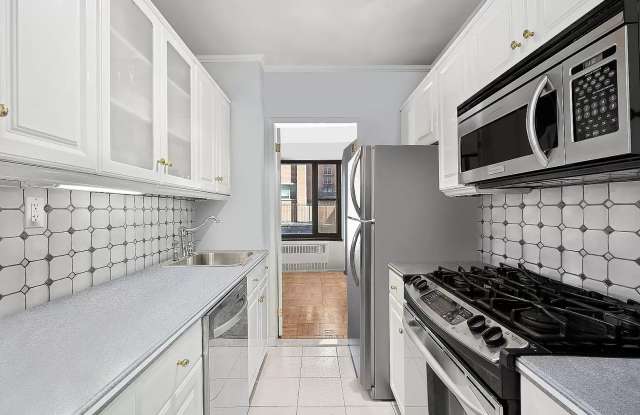 Spacious 1 Bedroom 1 Bathroom - 55 East End Avenue, New York City, NY 10028