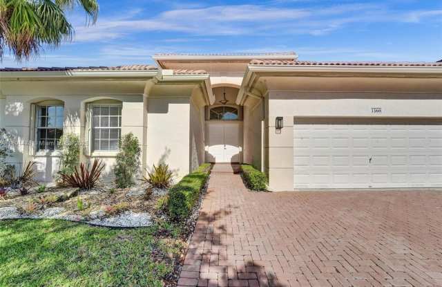 3360 SW 195th Ter photos photos