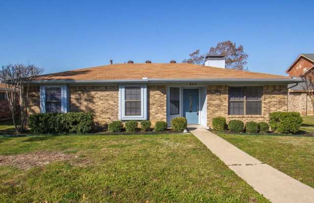 586 King Circle Gallery 2