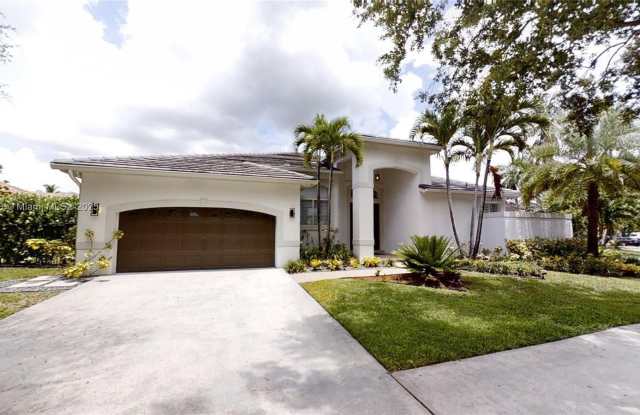 3050 Lakewood Dr photos photos