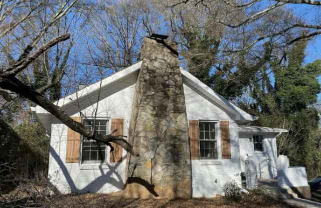 3 Bed with extra loft room upstairs and 2 Bath in Atlanta! photos photos