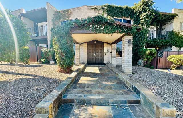 Desert Atrium - Studios, 1 Bedrooms and 2 Bedrooms in Great Location! Community Pool! photos photos