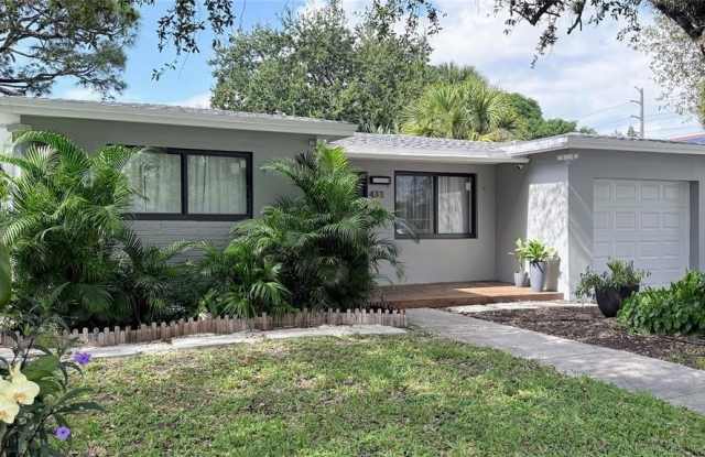 433 NW 15th Way photos photos