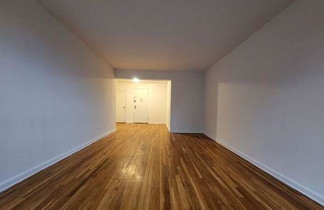 3950 Blackstone Avenue Gallery 2