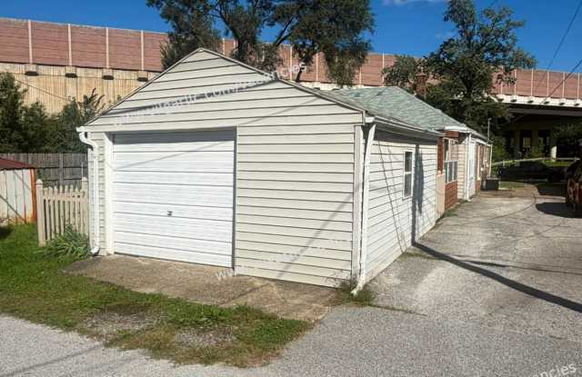 • 2 Bedroom • 1 Bathroom Gallery 4