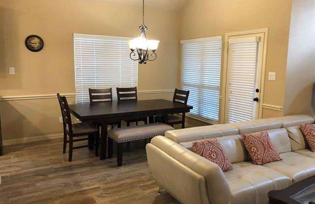 4521 Hummingbird Lane Gallery 4