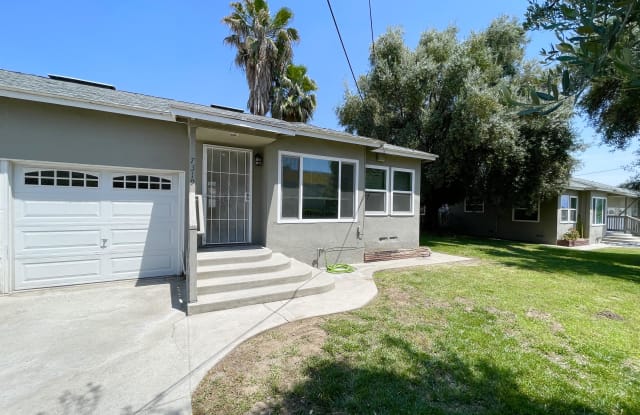 7319 Olive Tree Ln Gallery 1