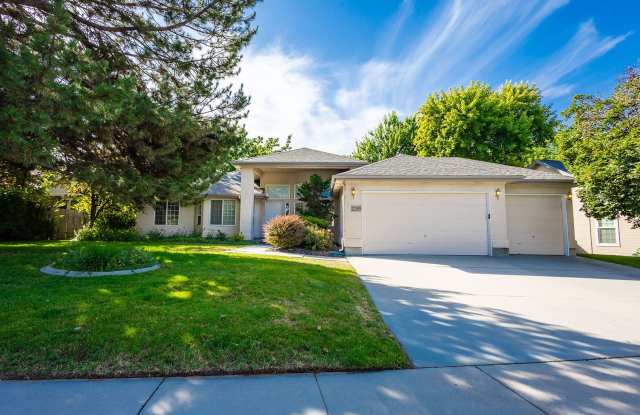 Beautiful home in the heart of Eagle photos photos