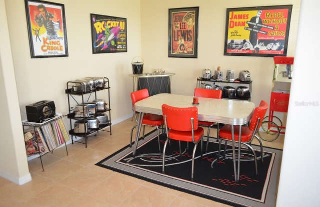 4989 NORTHLAWN WAY Gallery 4