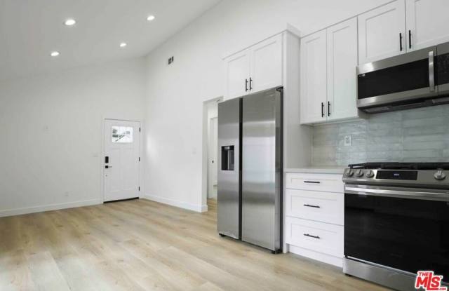 17456 Hatteras Gallery 1